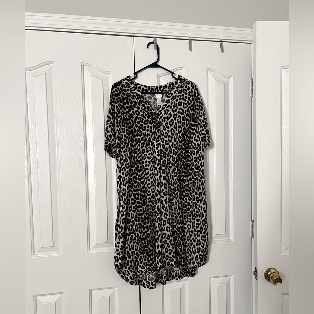 Leopard print midi dress